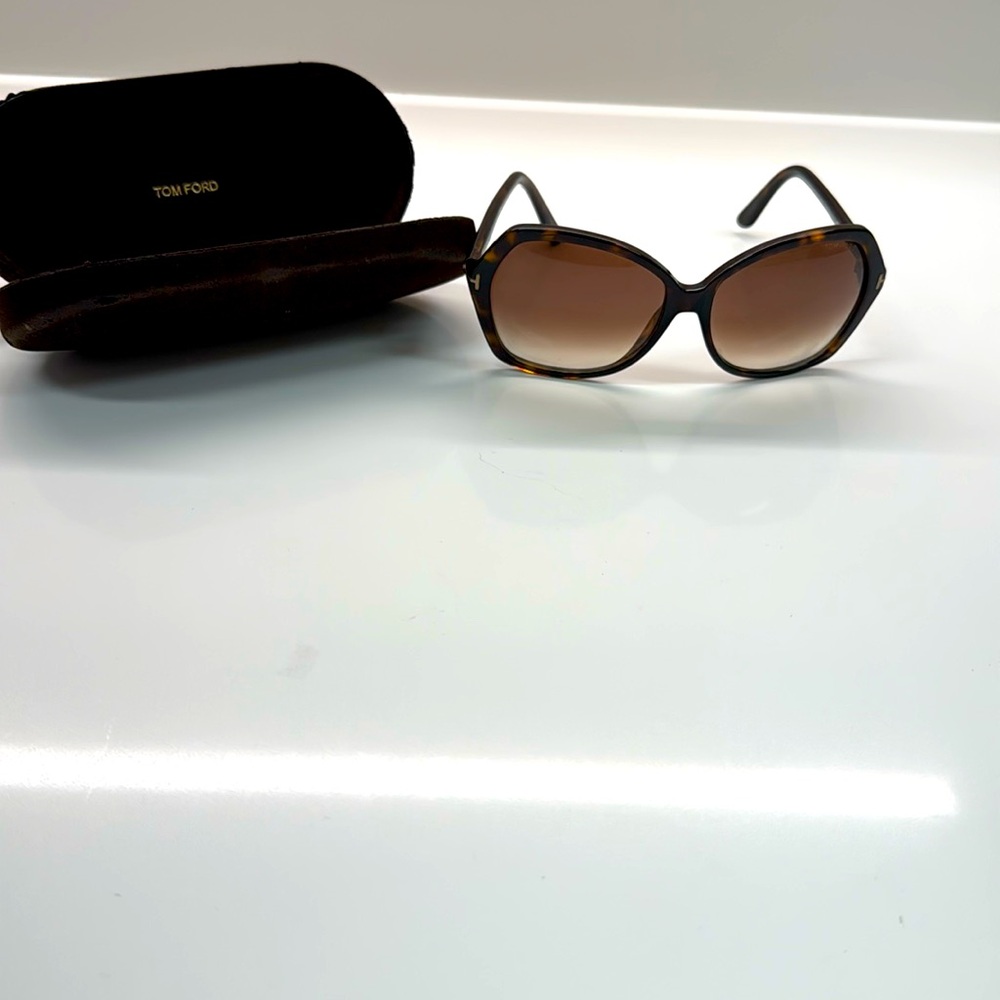 Tom Ford Oversized Sunglassee